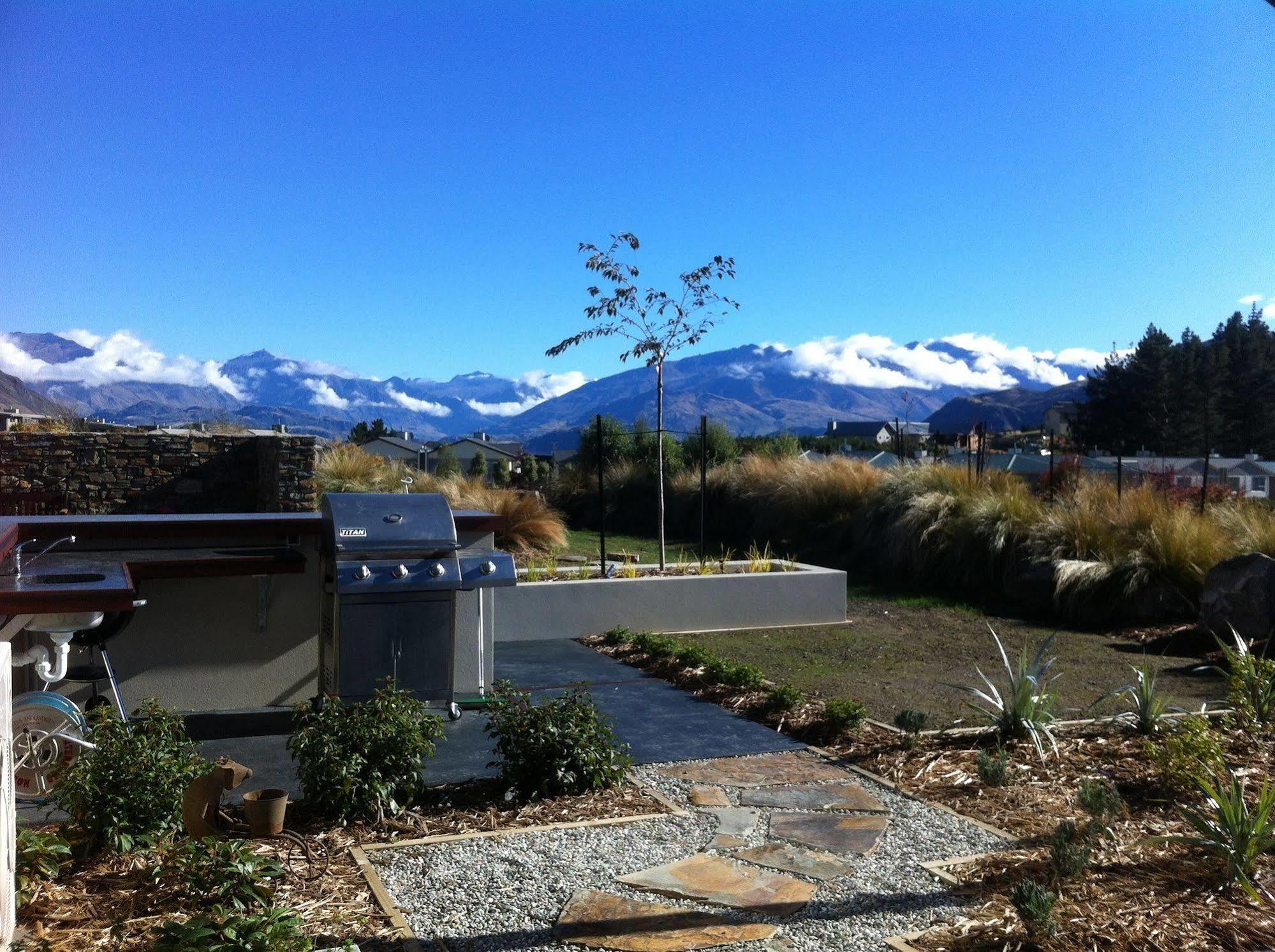 Alpine Peaks Apartment Wanaka Exteriör bild